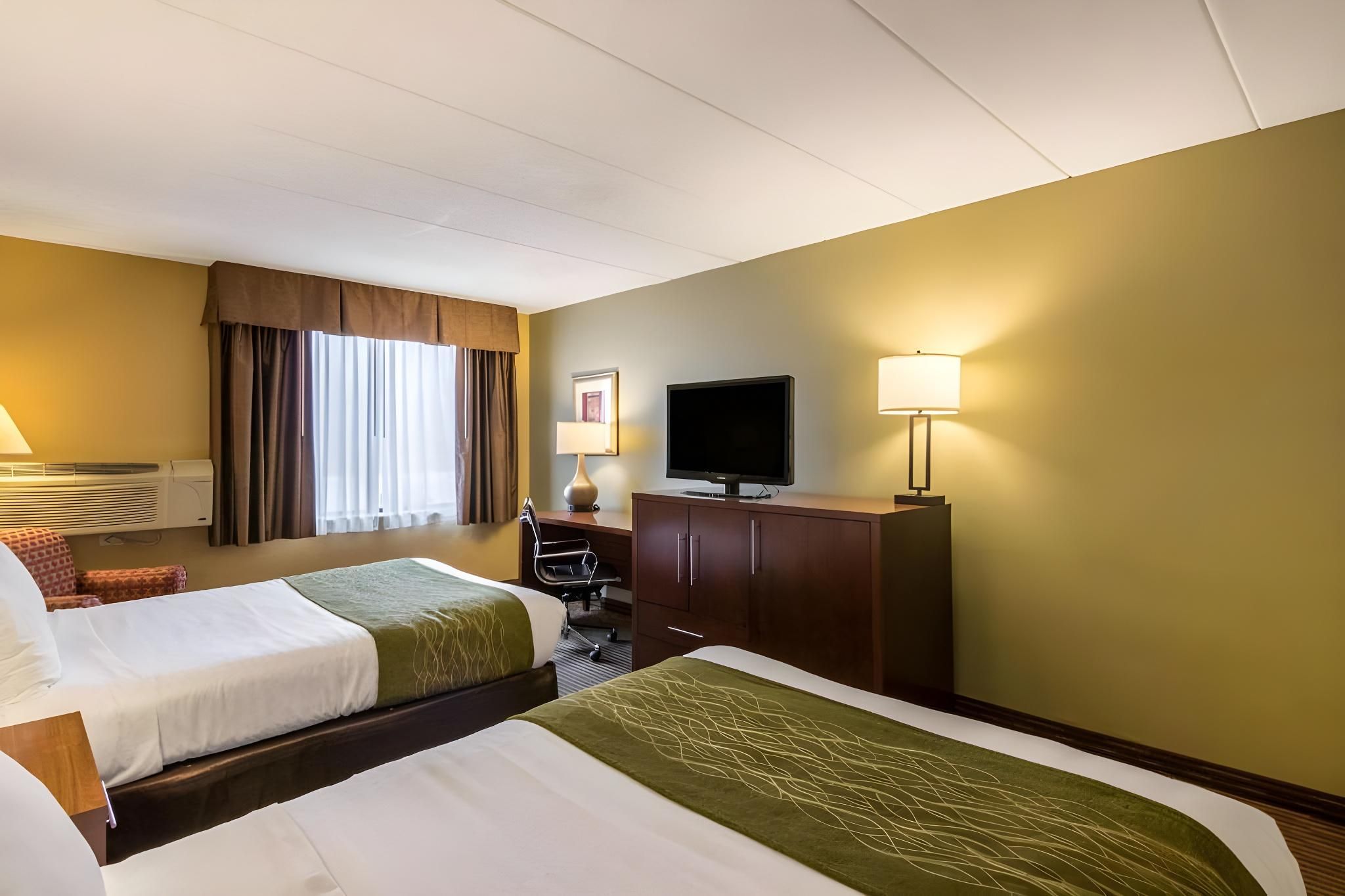 Queen Room with Two Queen Beds - Pet Friendly