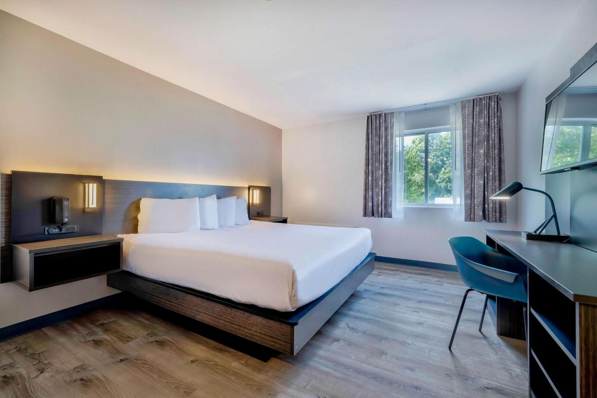 King Room - Non-Smoking