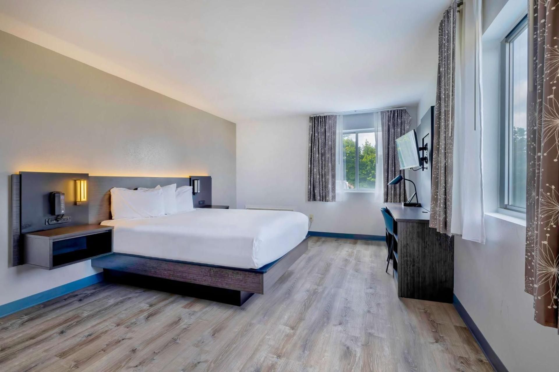 King Room - Non-Smoking