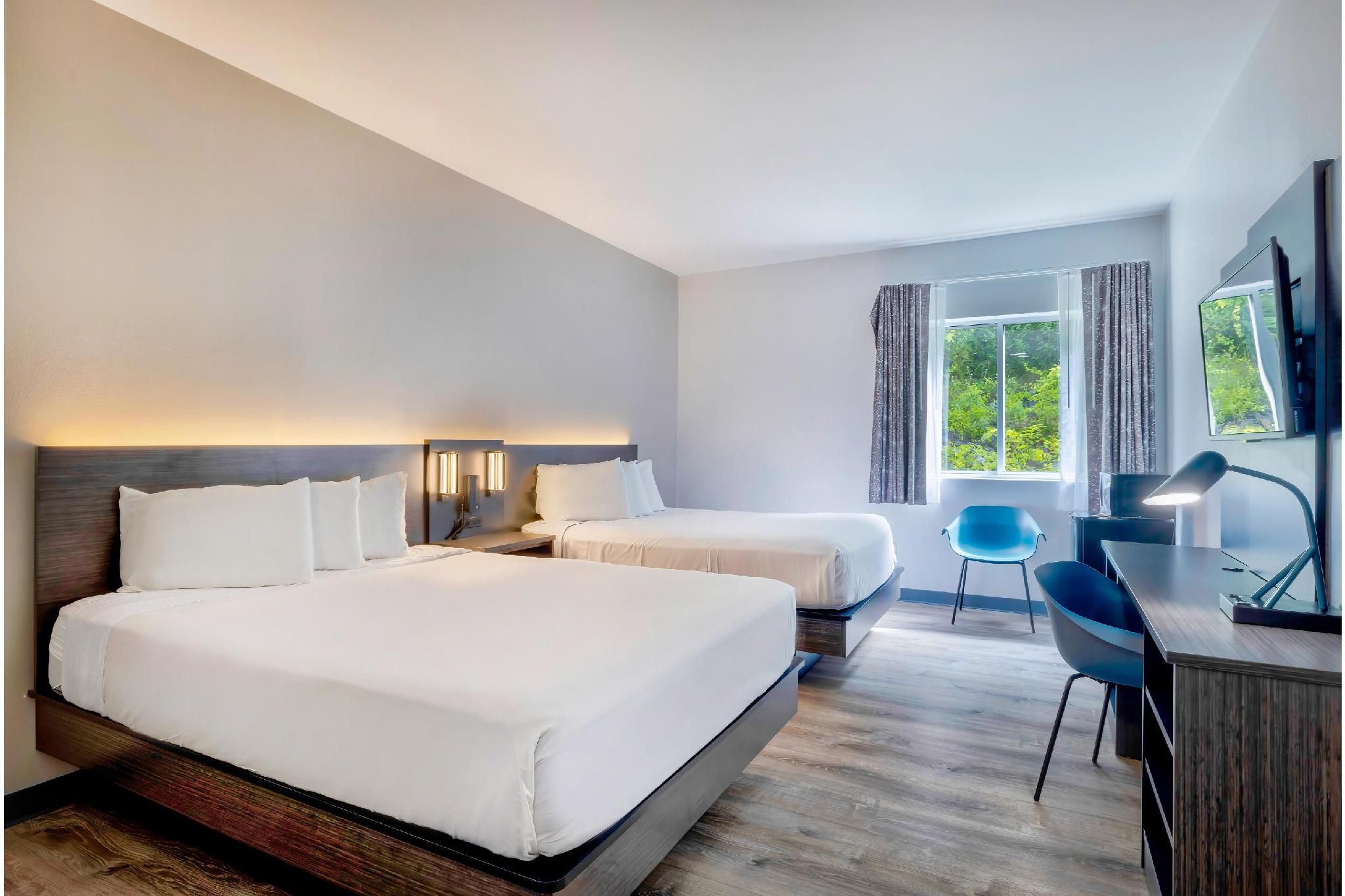 2 Queen Beds |ADA/RI Shower/Non-Smoking