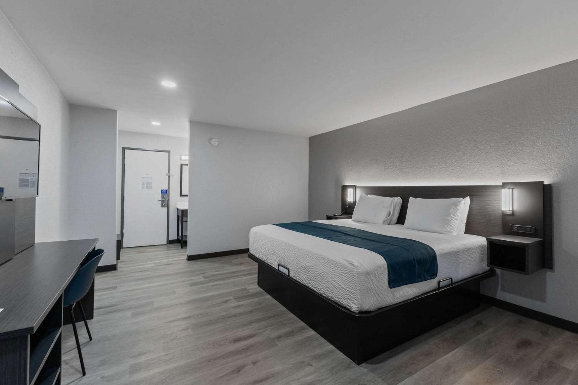 King Room - Non-Smoking