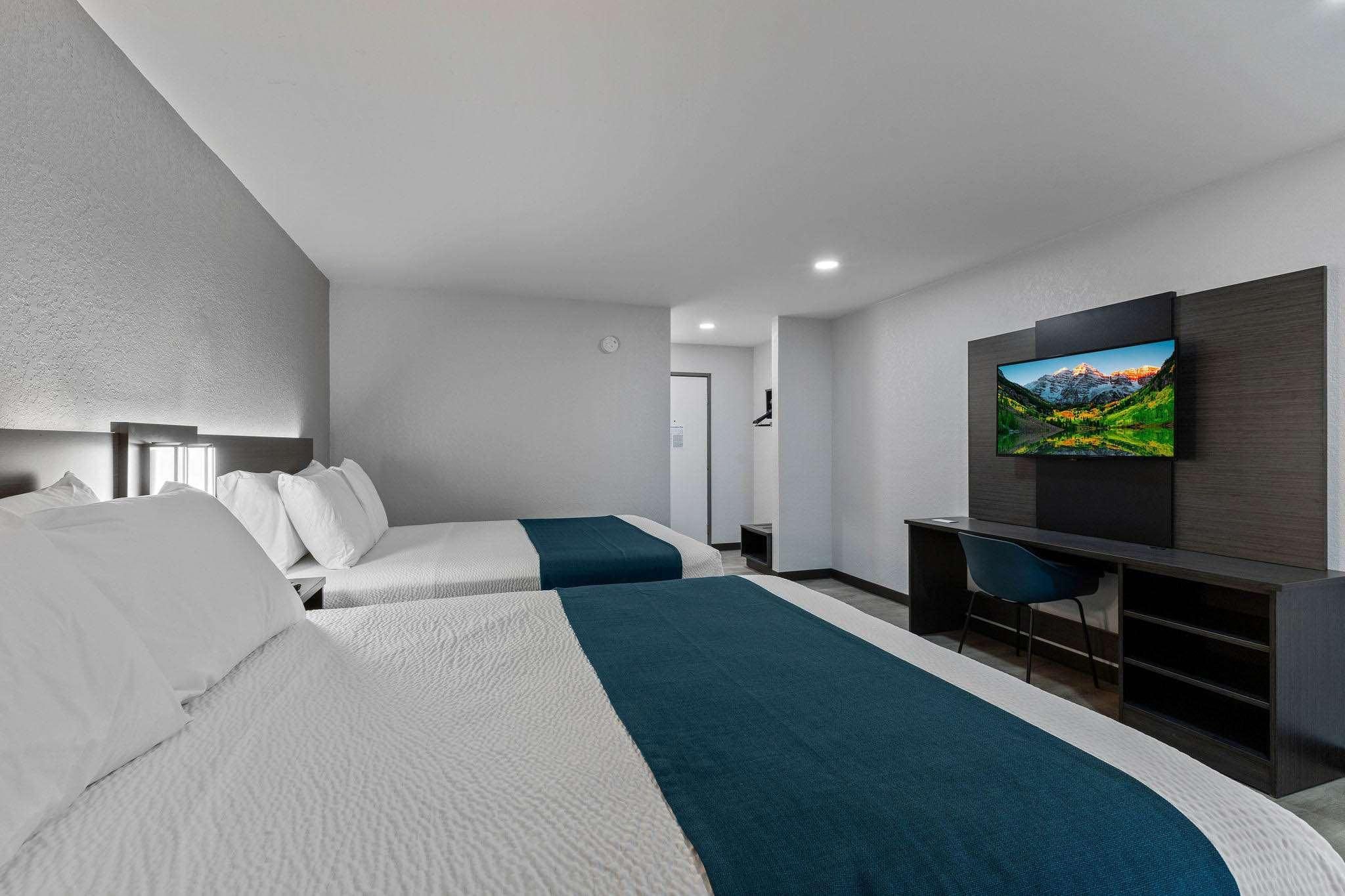 2 Queen Beds | Non-Smoking, Micfridge