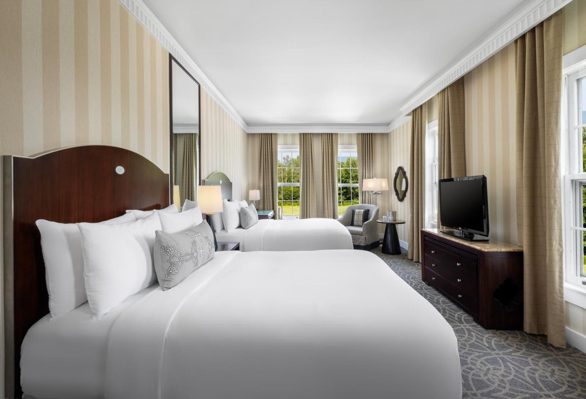 Mountain View Accessible 2 Queen with Roll In Shower (Main Resort)