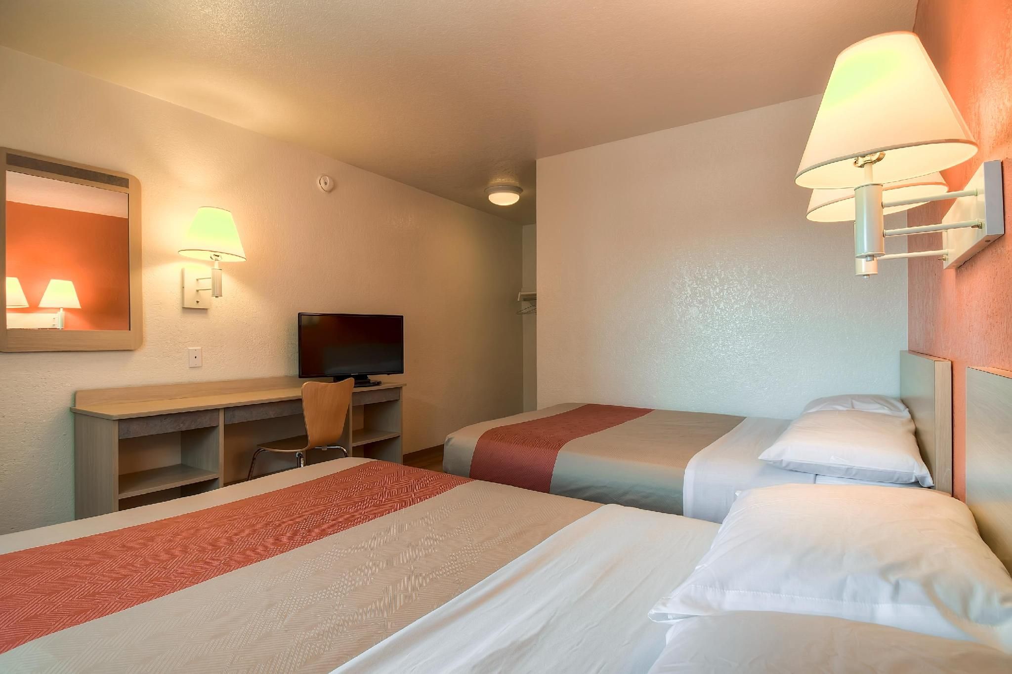 2 Full Beds, Deluxe Room, Non-Smoking
