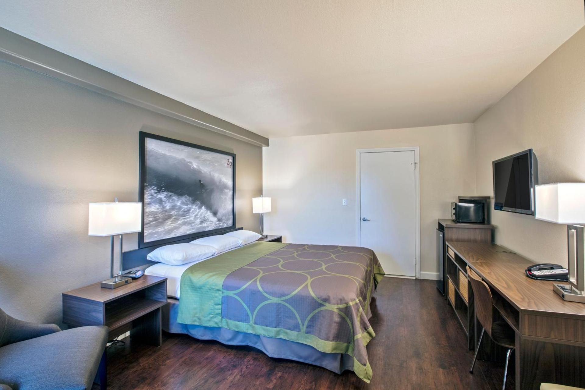 King Room - Disability Access/Non-Smoking