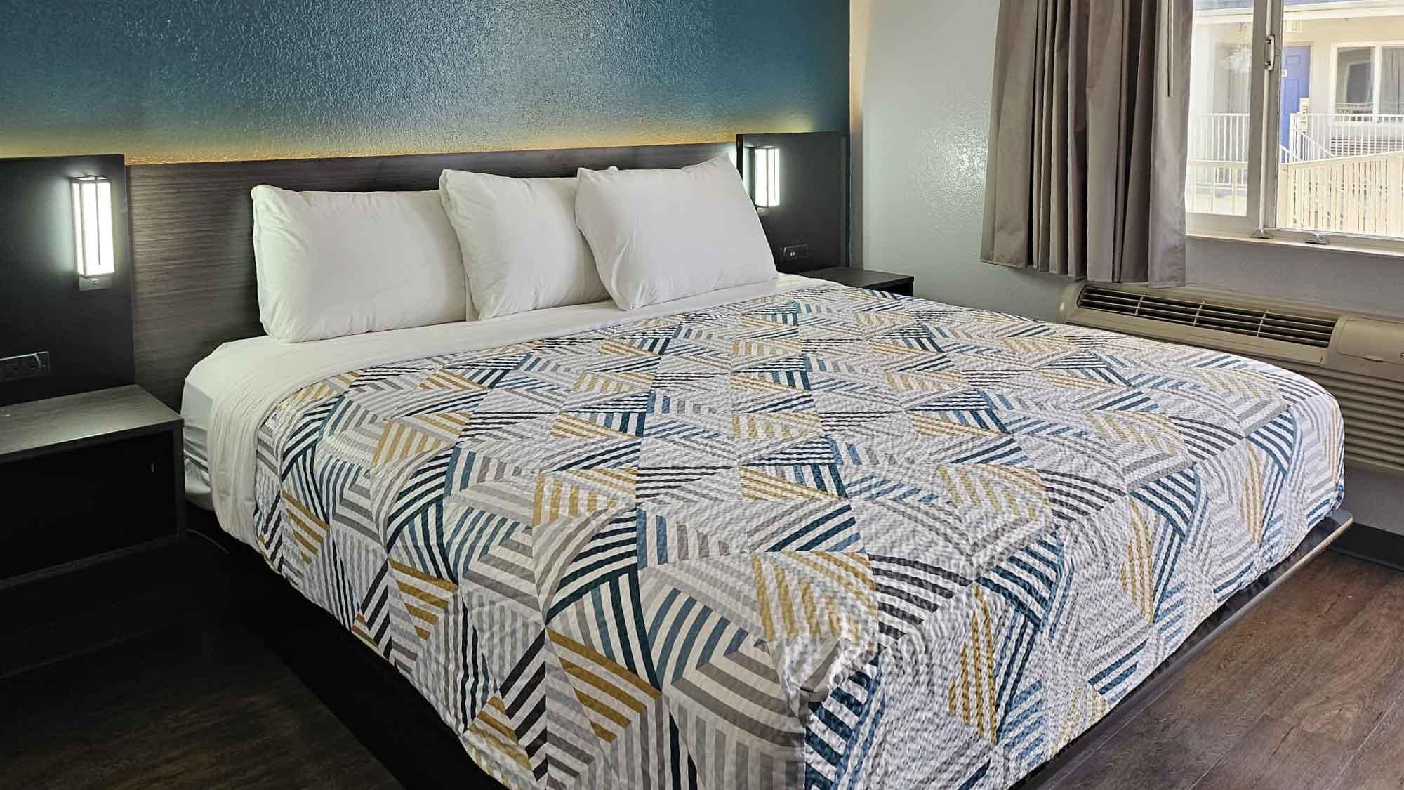 1 King Bed Accessible Tub