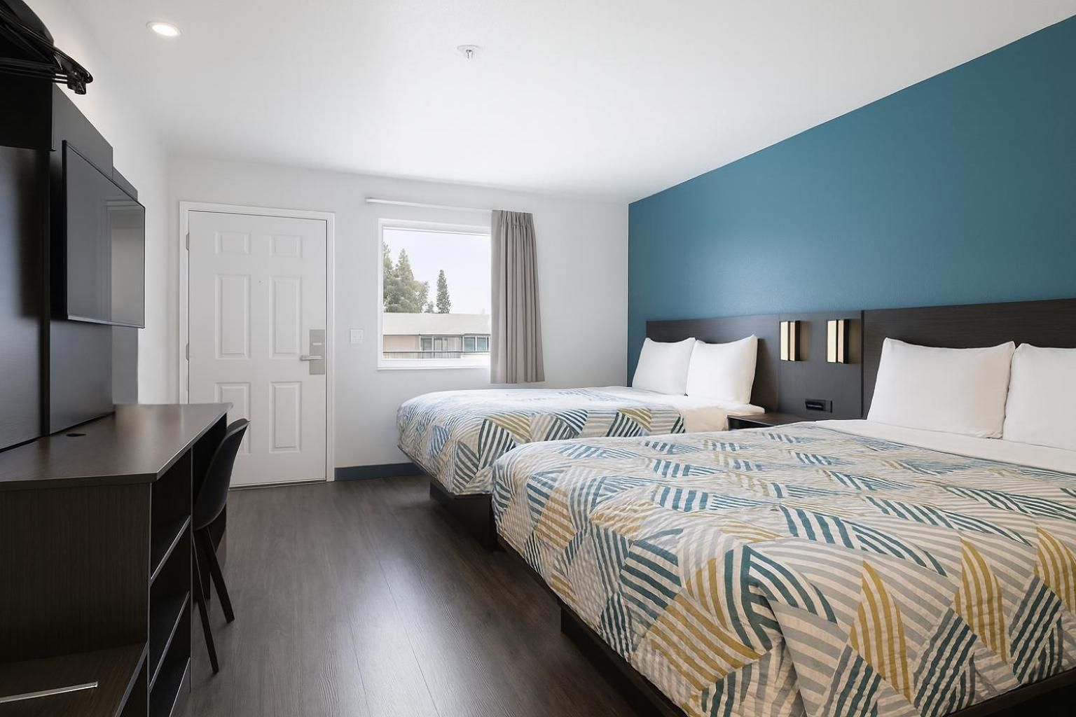 Deluxe Queen Room with Two Queen Beds