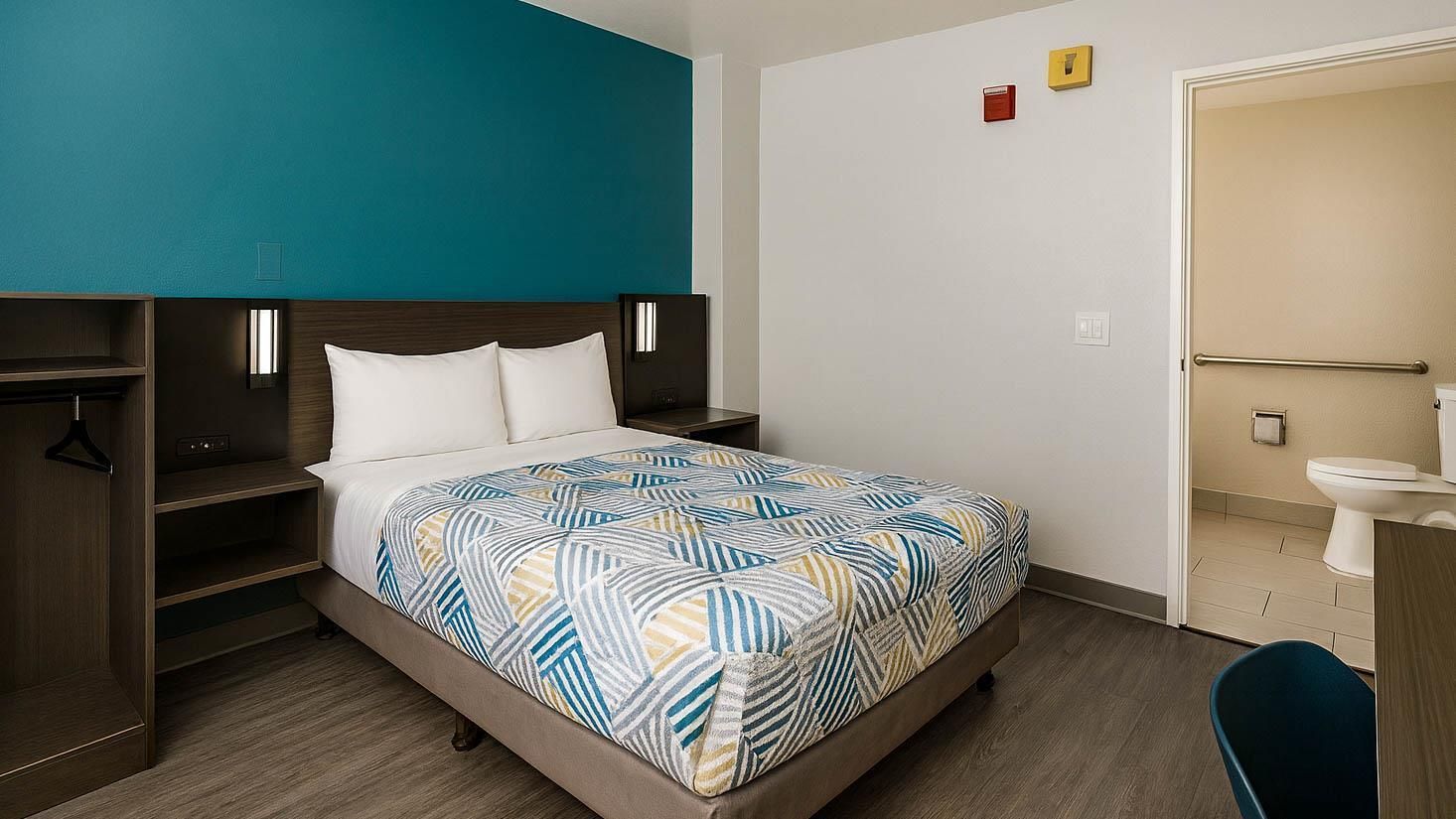 1 Queen Bed | Deluxe