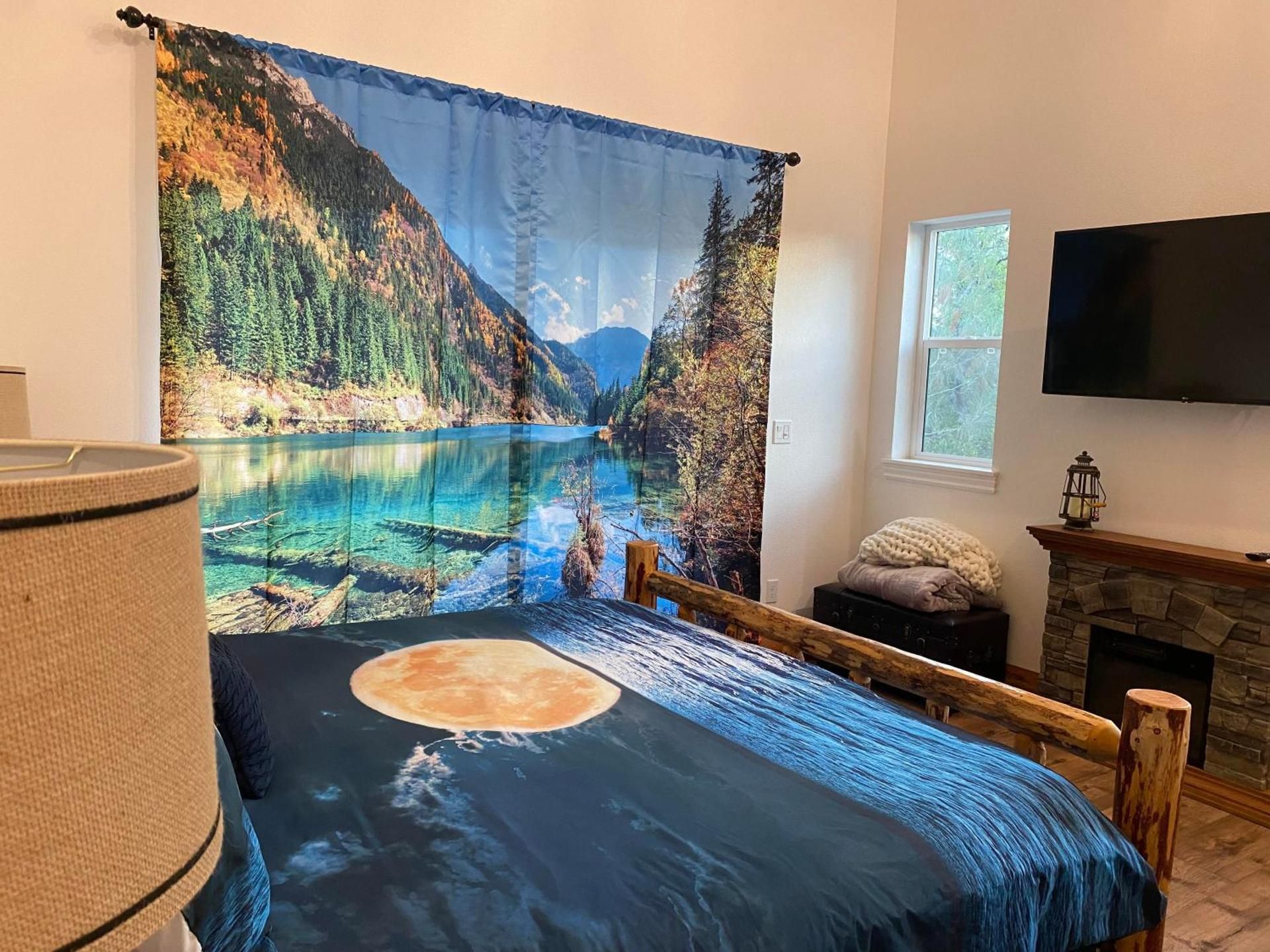 Deluxe King Suite