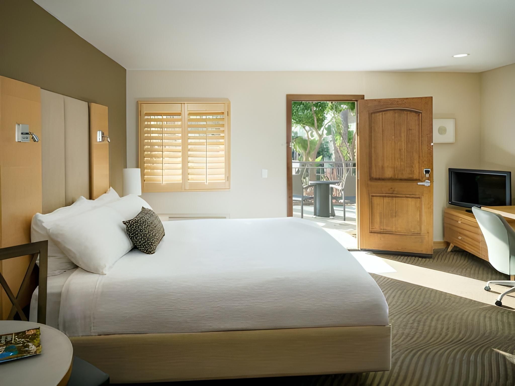 1 King Bed Standard