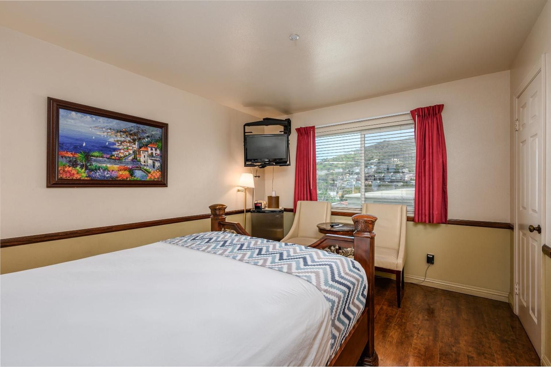 Standard Queen Room
