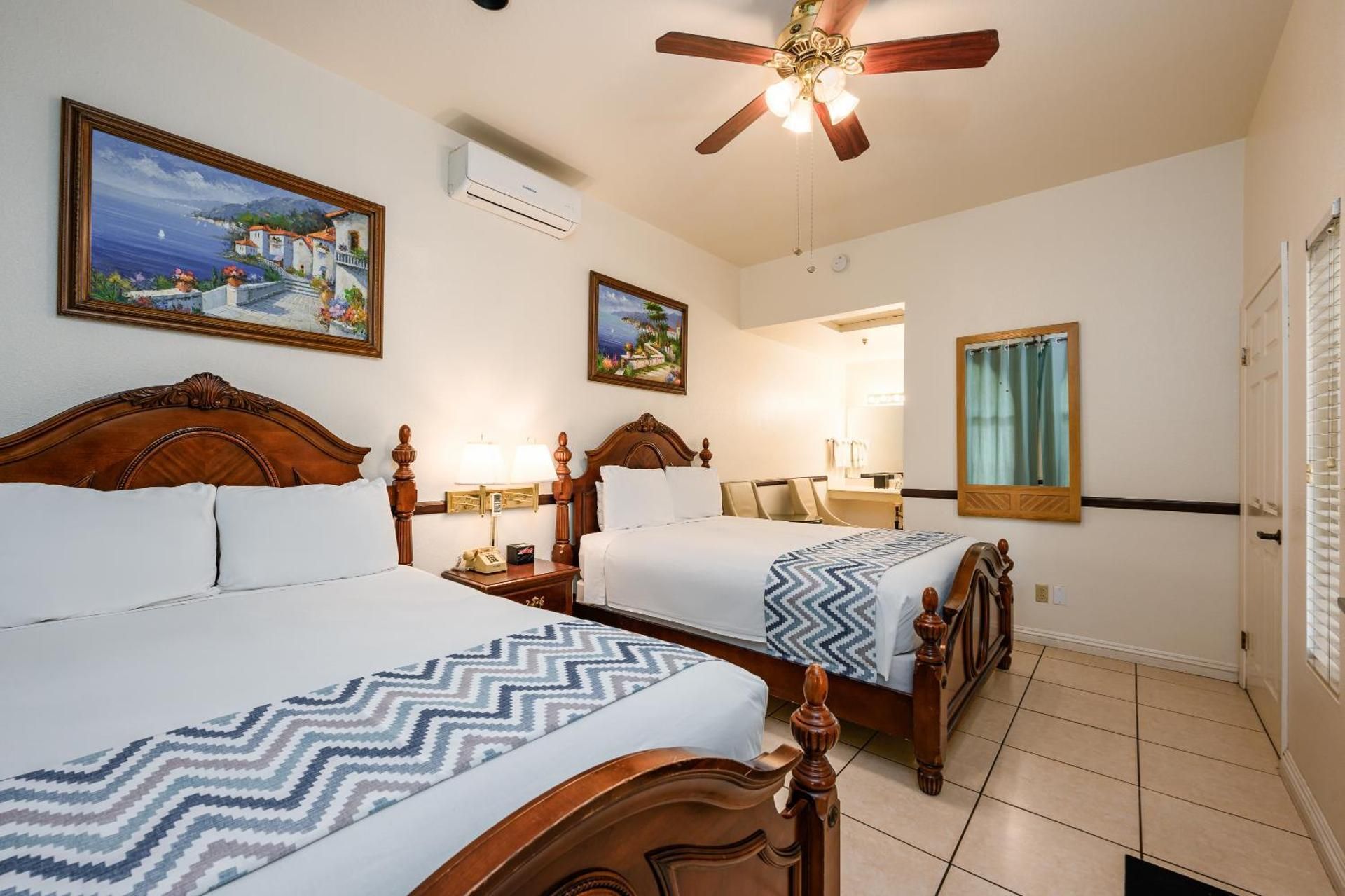 Standard Quadruple Room
