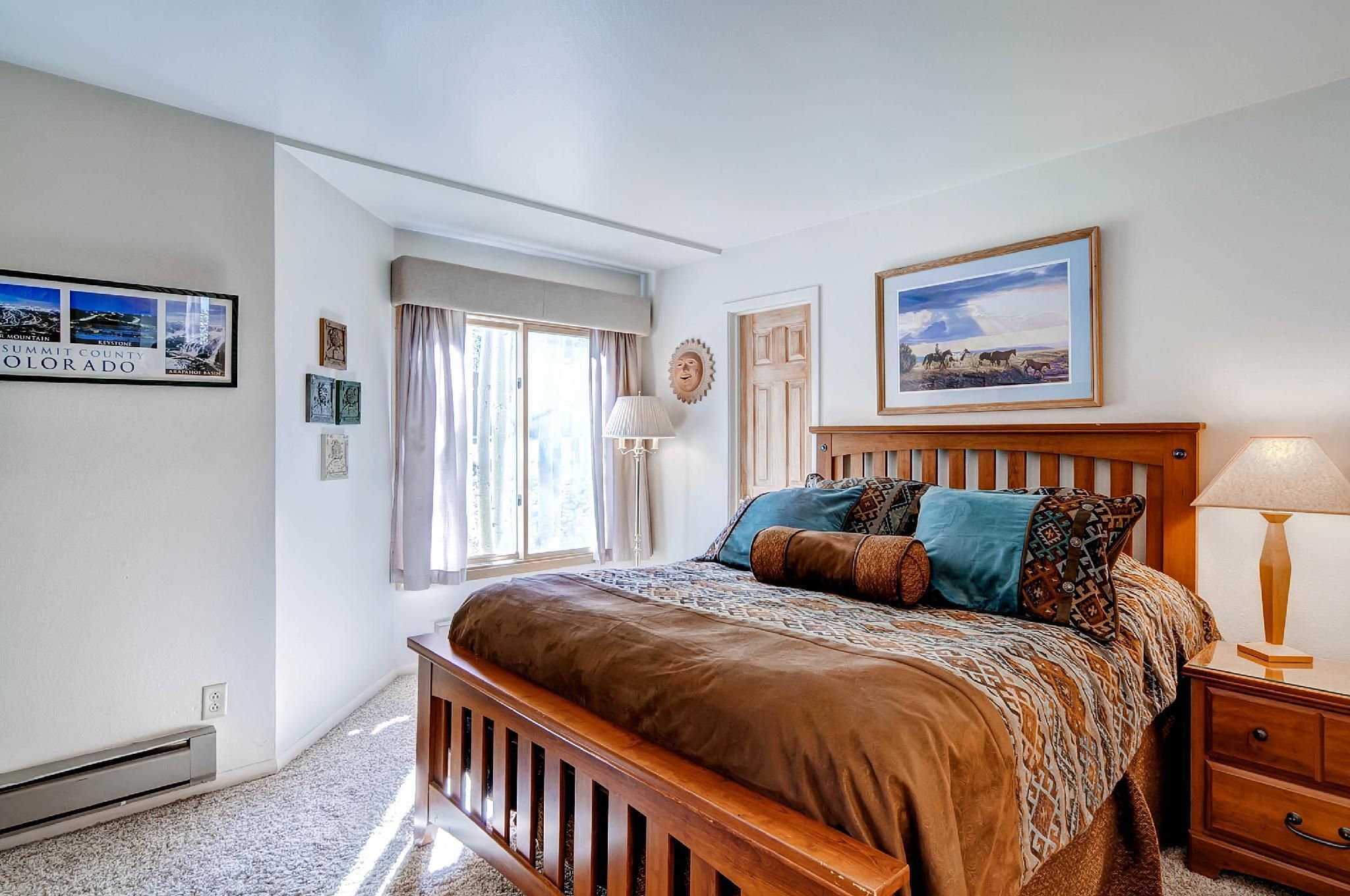 2 bedroom 2 Bath Condominium with Loft