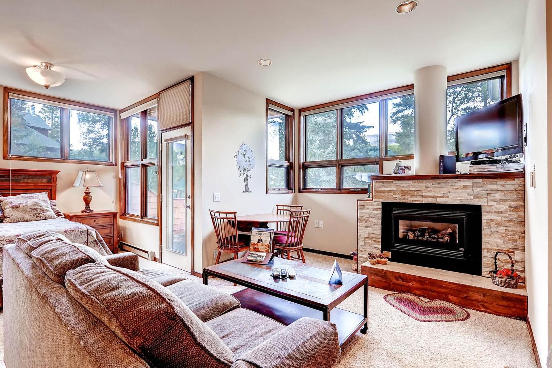 Studio Condominium