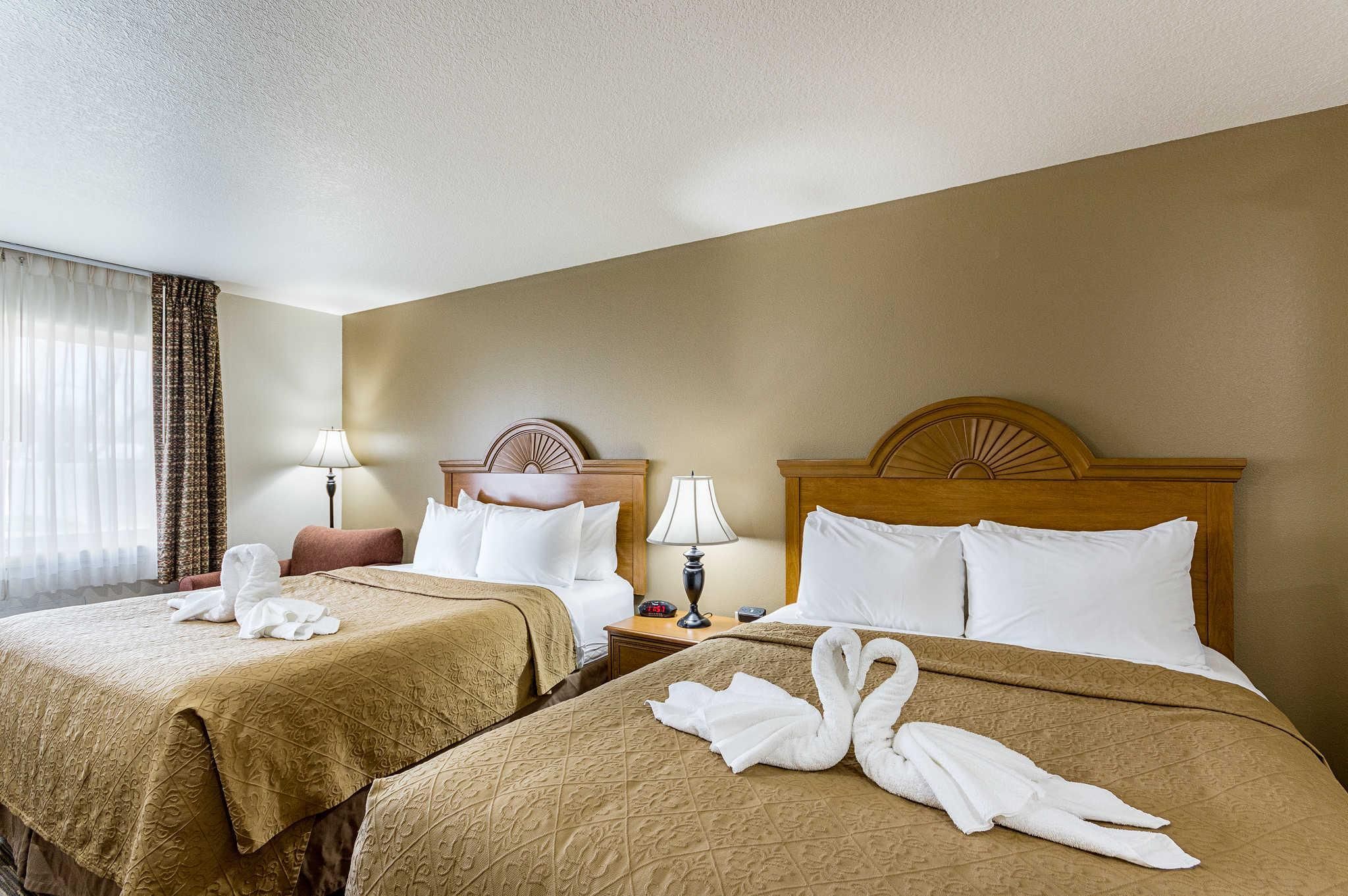 2 Queen Beds Nonsmoking