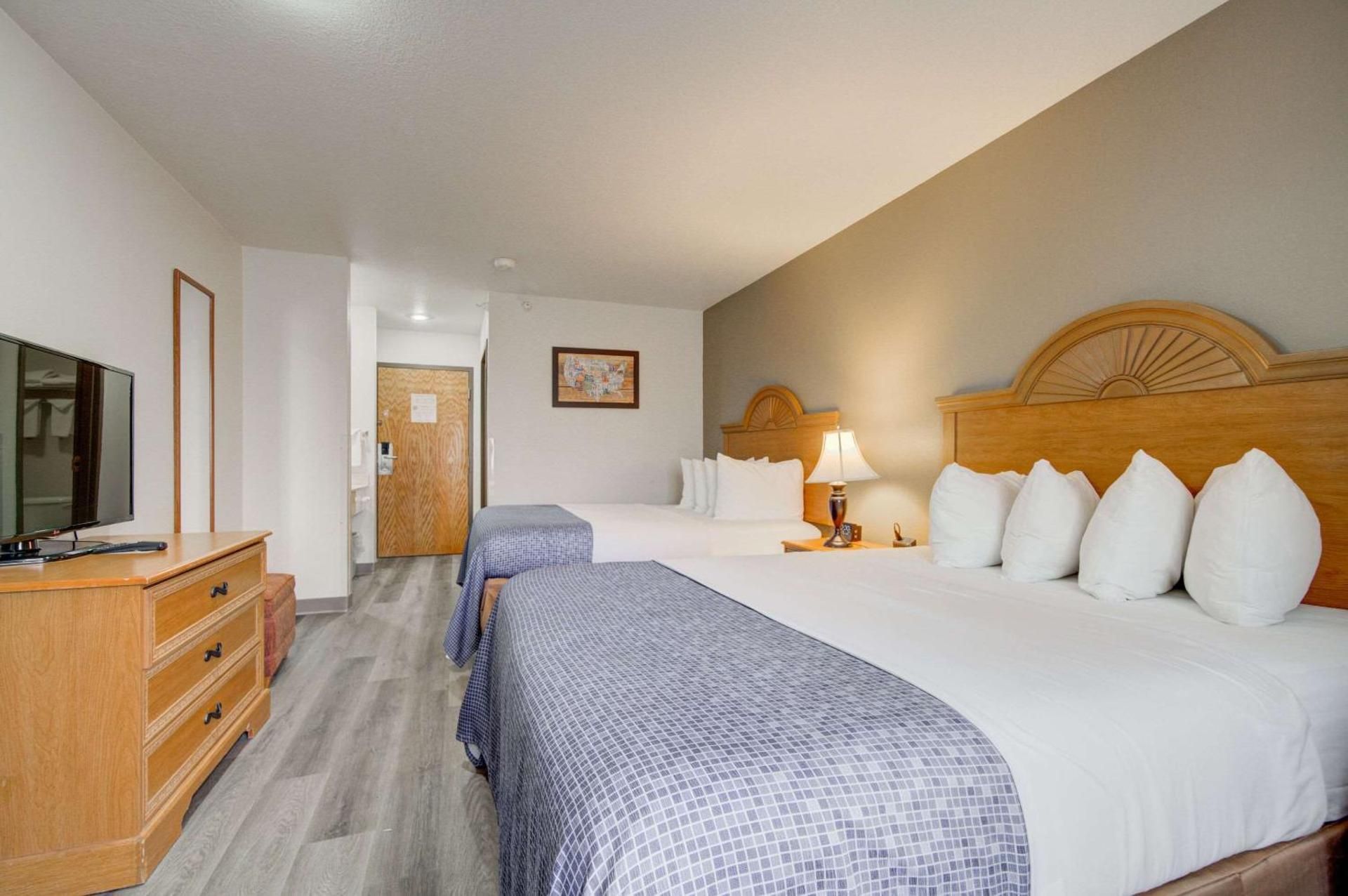 Queen Room with Two Queen Beds, Pet Friendly- Non Smoking