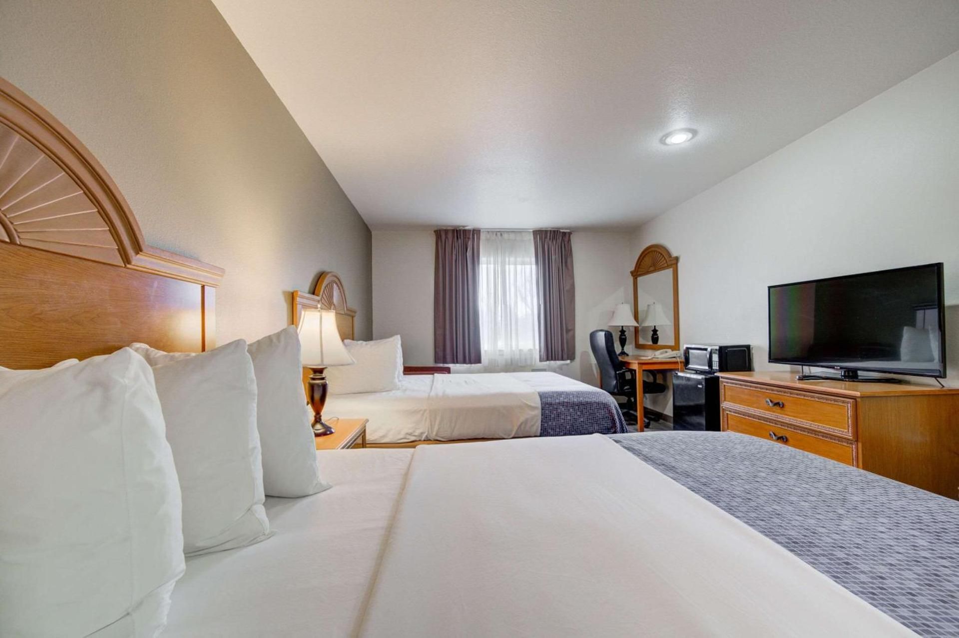 Queen Room with Two Queen Beds, Pet Friendly- Non Smoking