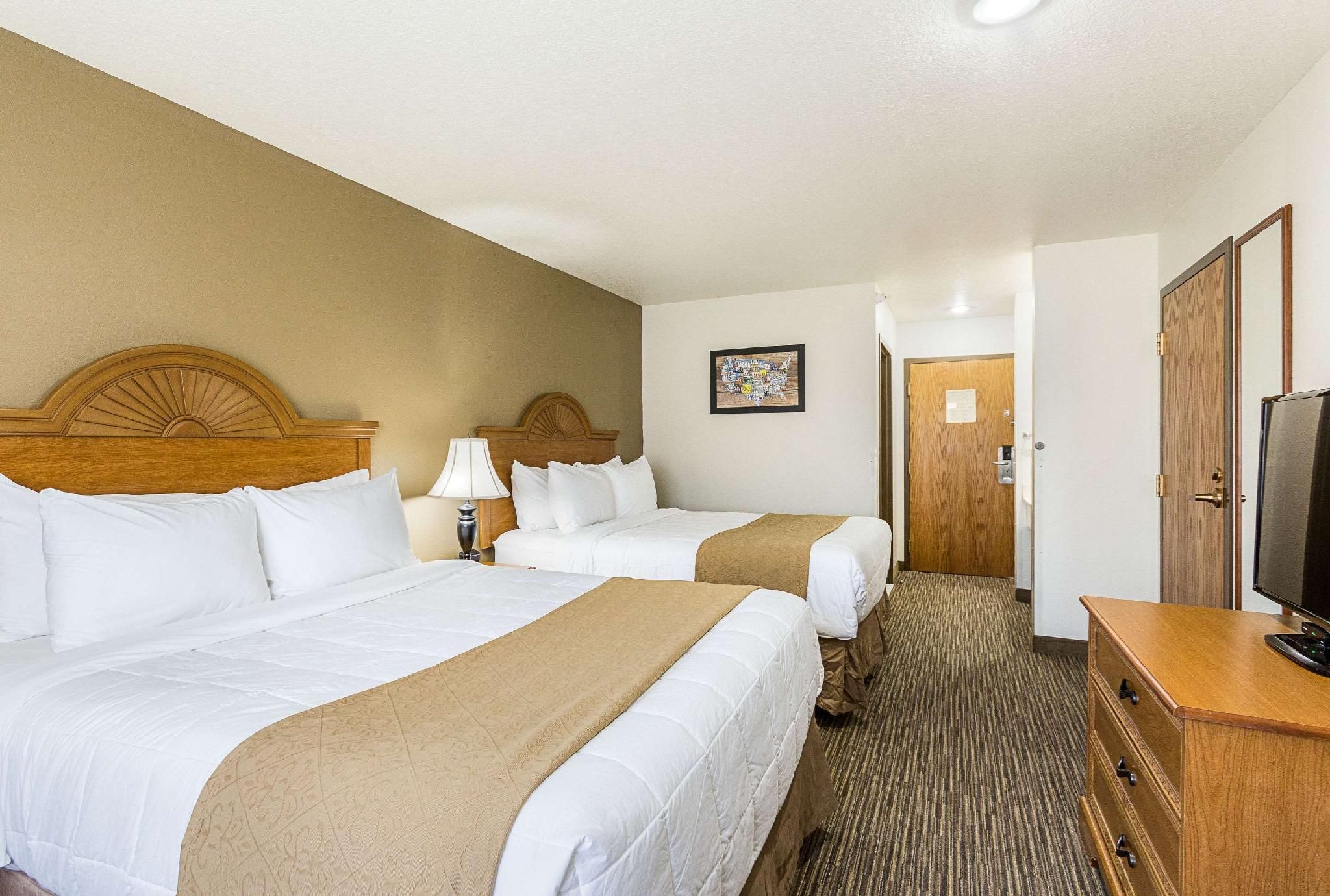 2 Queen Beds No Smoking