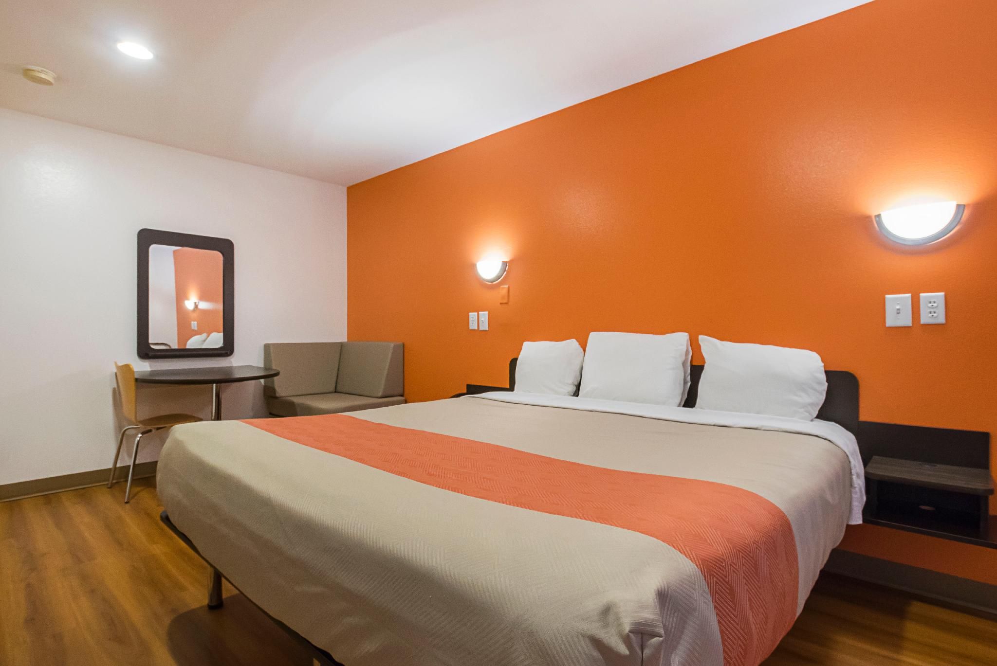 1 QUEEN BED | NON-SMOKING
