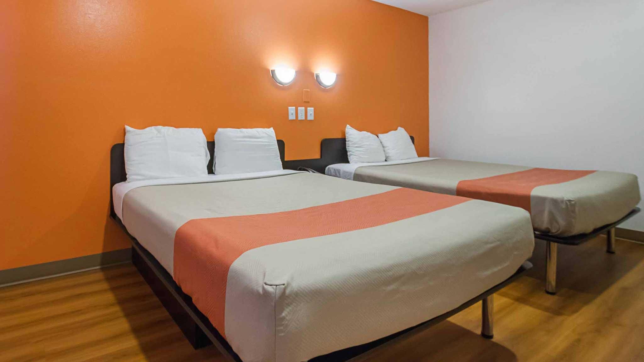2 Queen Beds | Non-Smoking