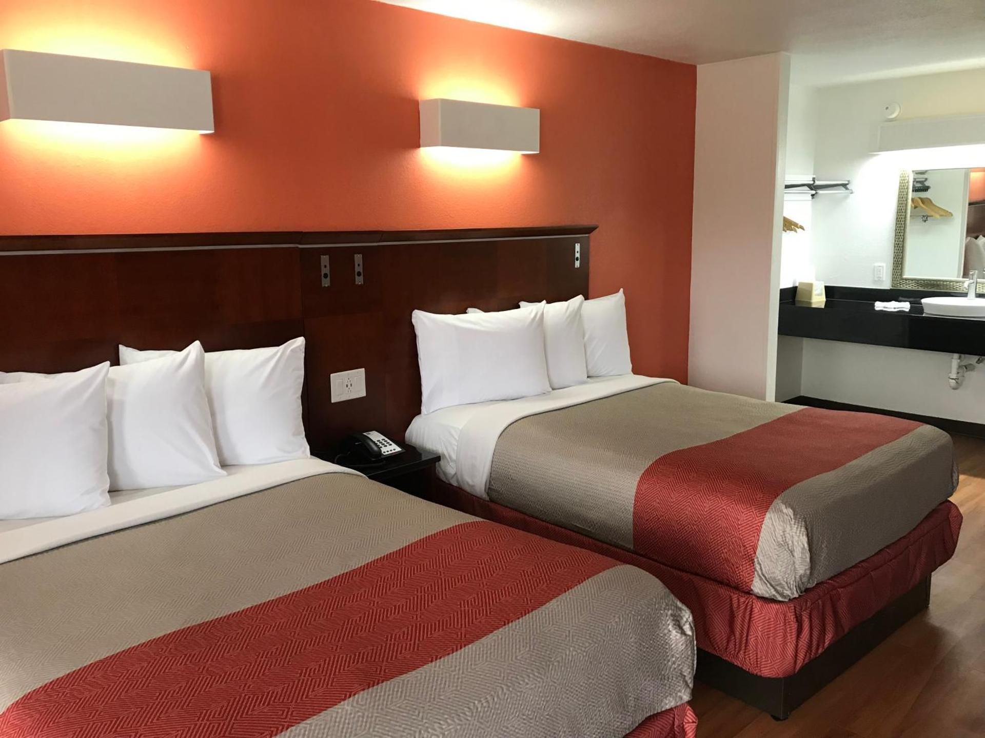 Quadruple Room - Non-Smoking