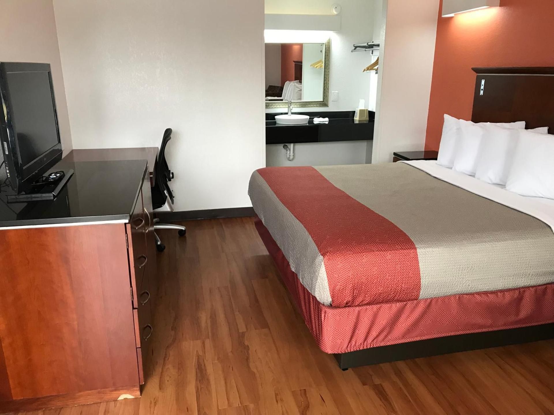 King Room - Non-Smoking