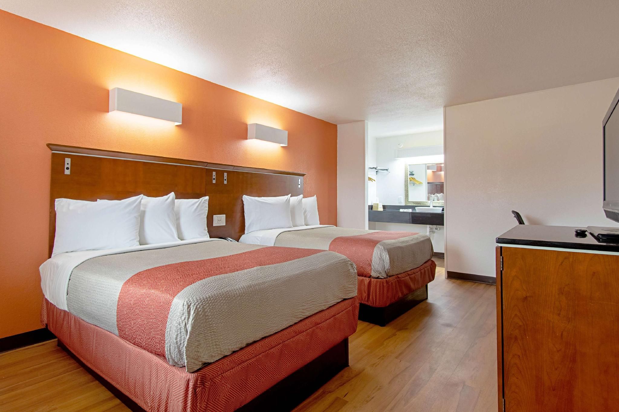2 Full Beds | Non-Smoking, Micfridge