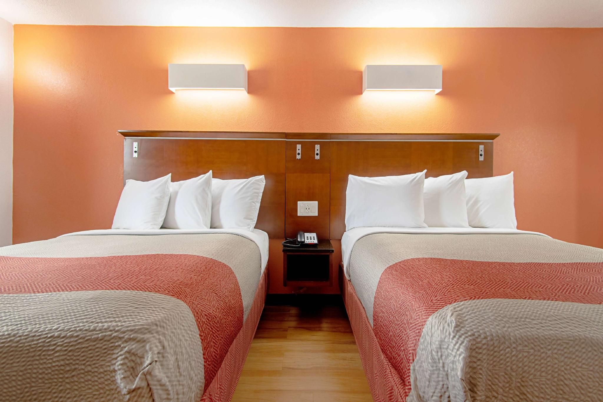 2 Full Beds | Non-Smoking, Micfridge