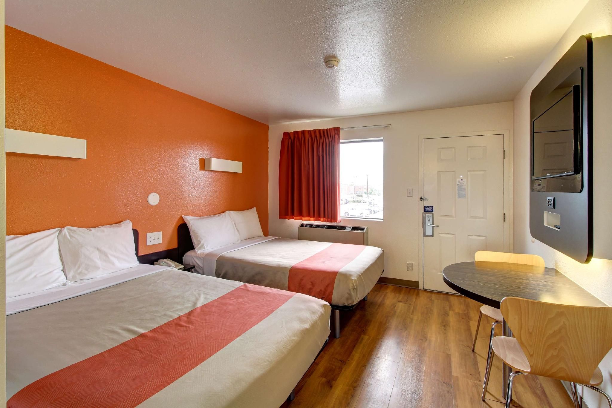 2 Full Beds | Non-Smoking, Micfridge