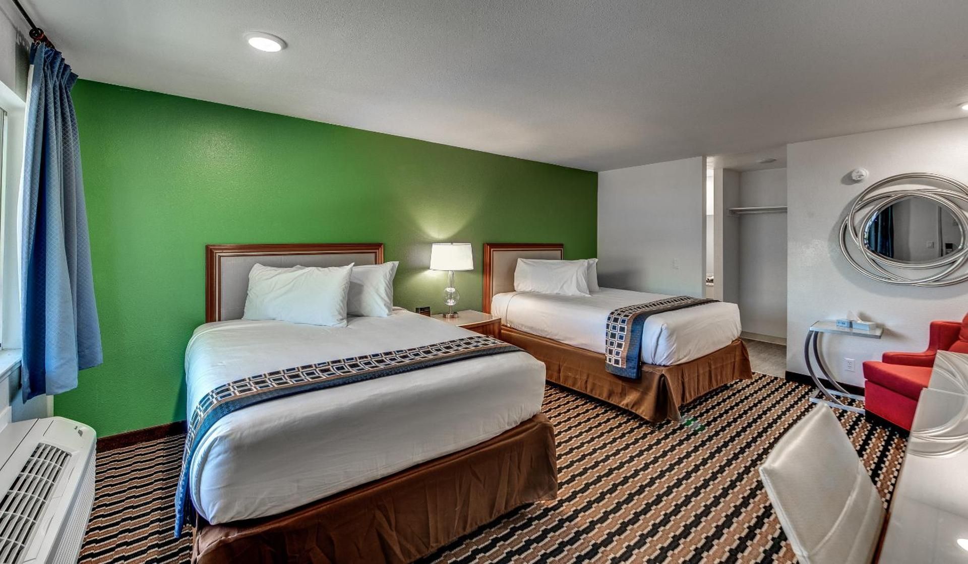 2 Queen Beds