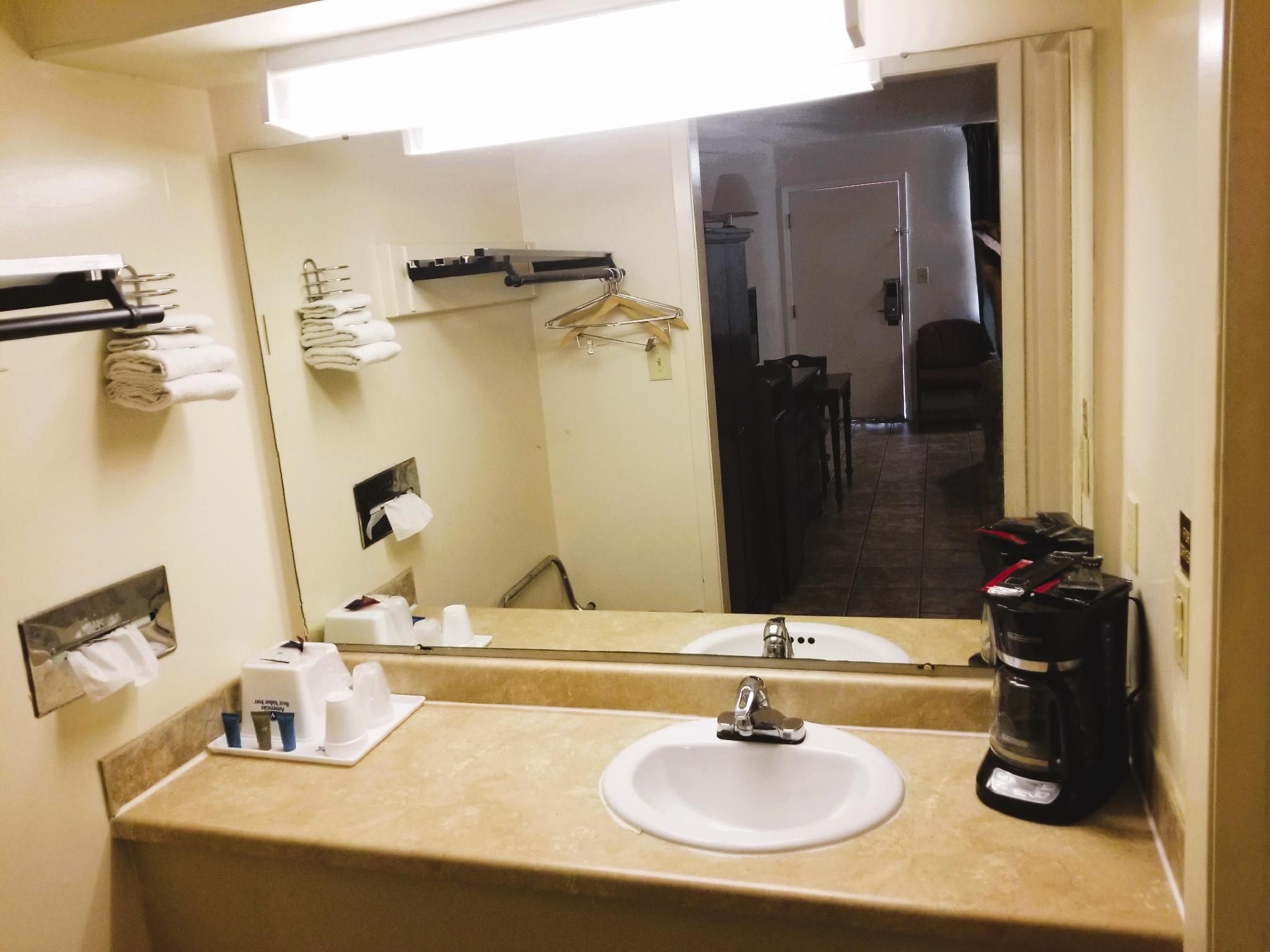 Americas Best Value Inn Arkansas City 1 King Bed Smoking 3