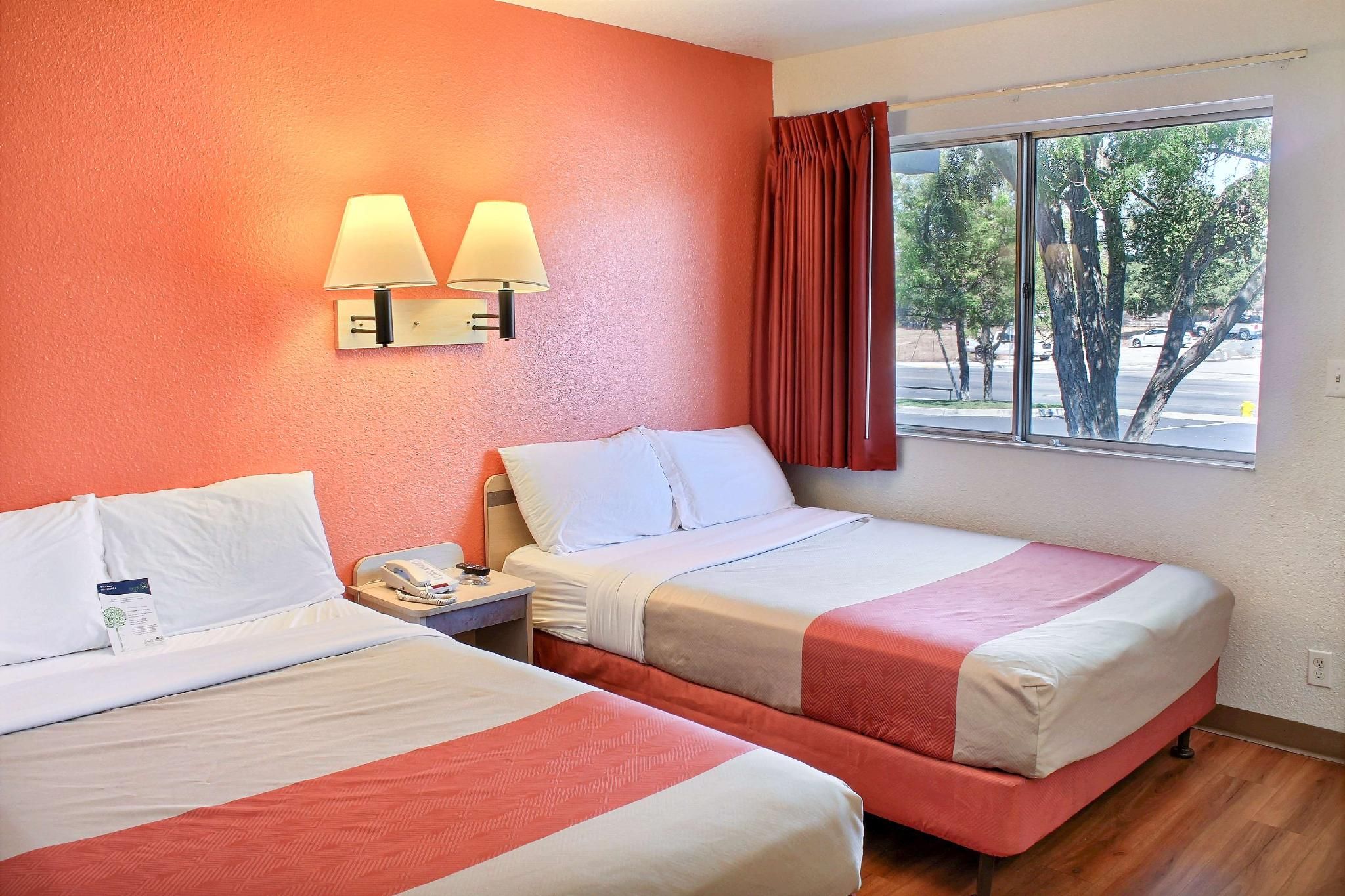 2 Full Beds | Micfridge