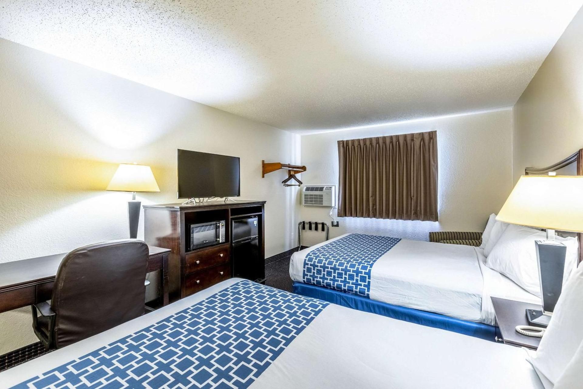 Queen Room with Two Queen Beds - Non-Smoking