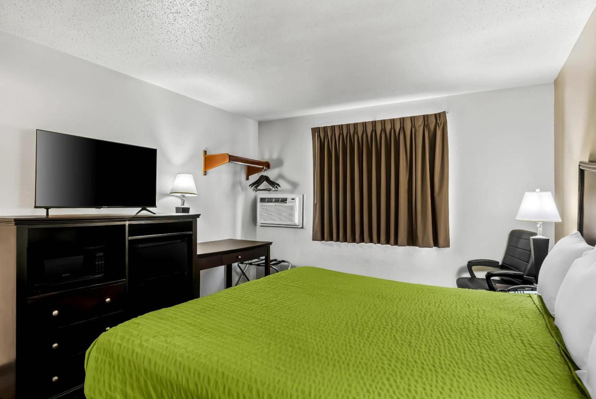 King Room with Sofa Bed - Non-Smoking