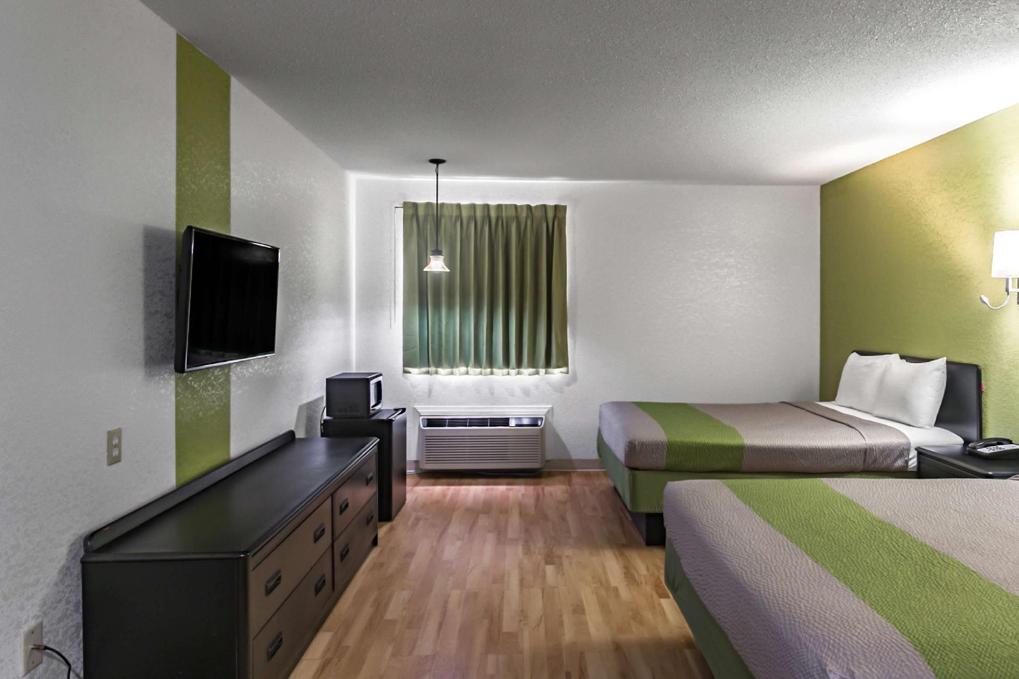 Motel 6 Augusta, KS 2 Full Beds | Non-Smoking, Micfridge