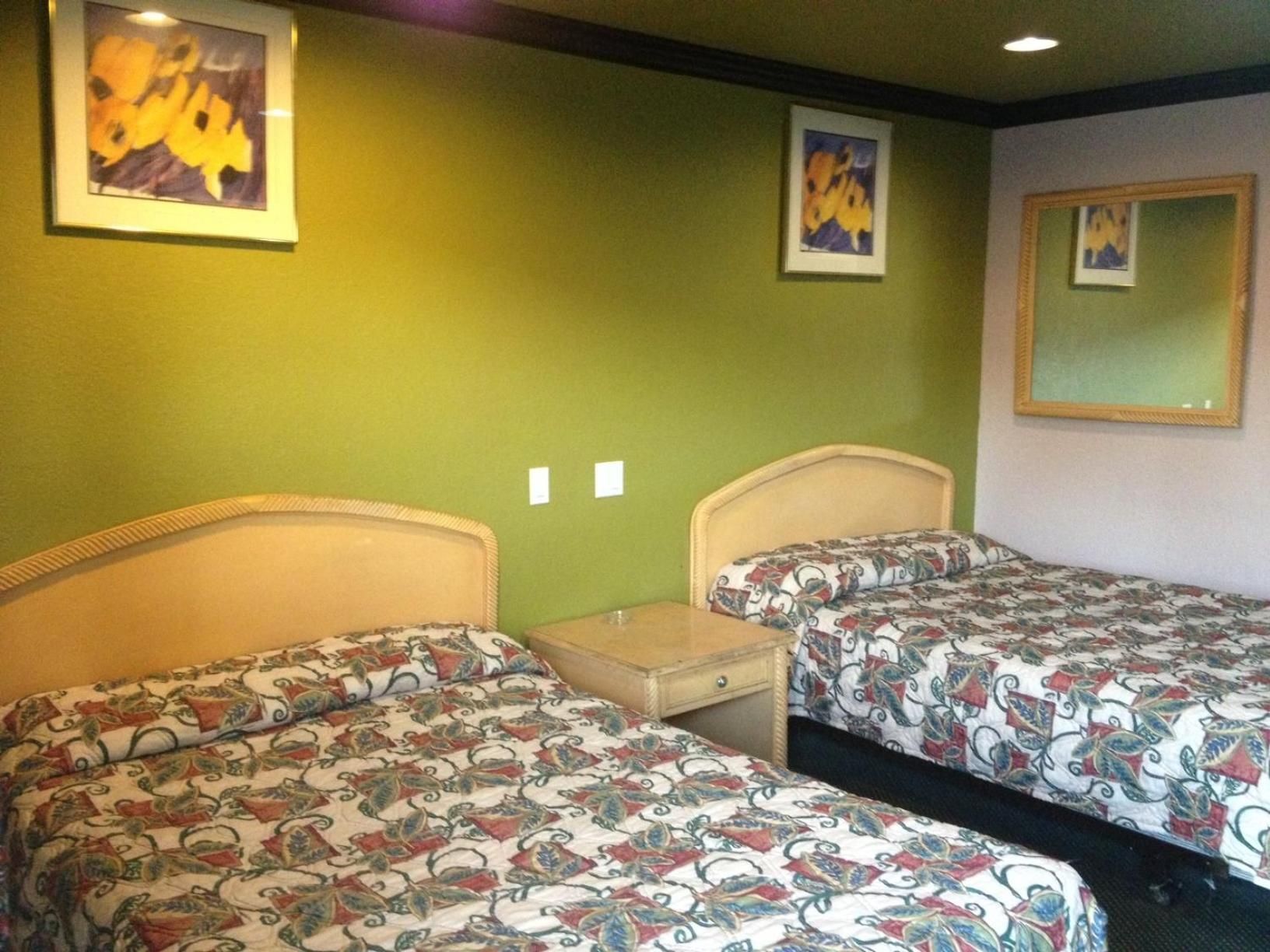Double Bed - Non-Smoking
