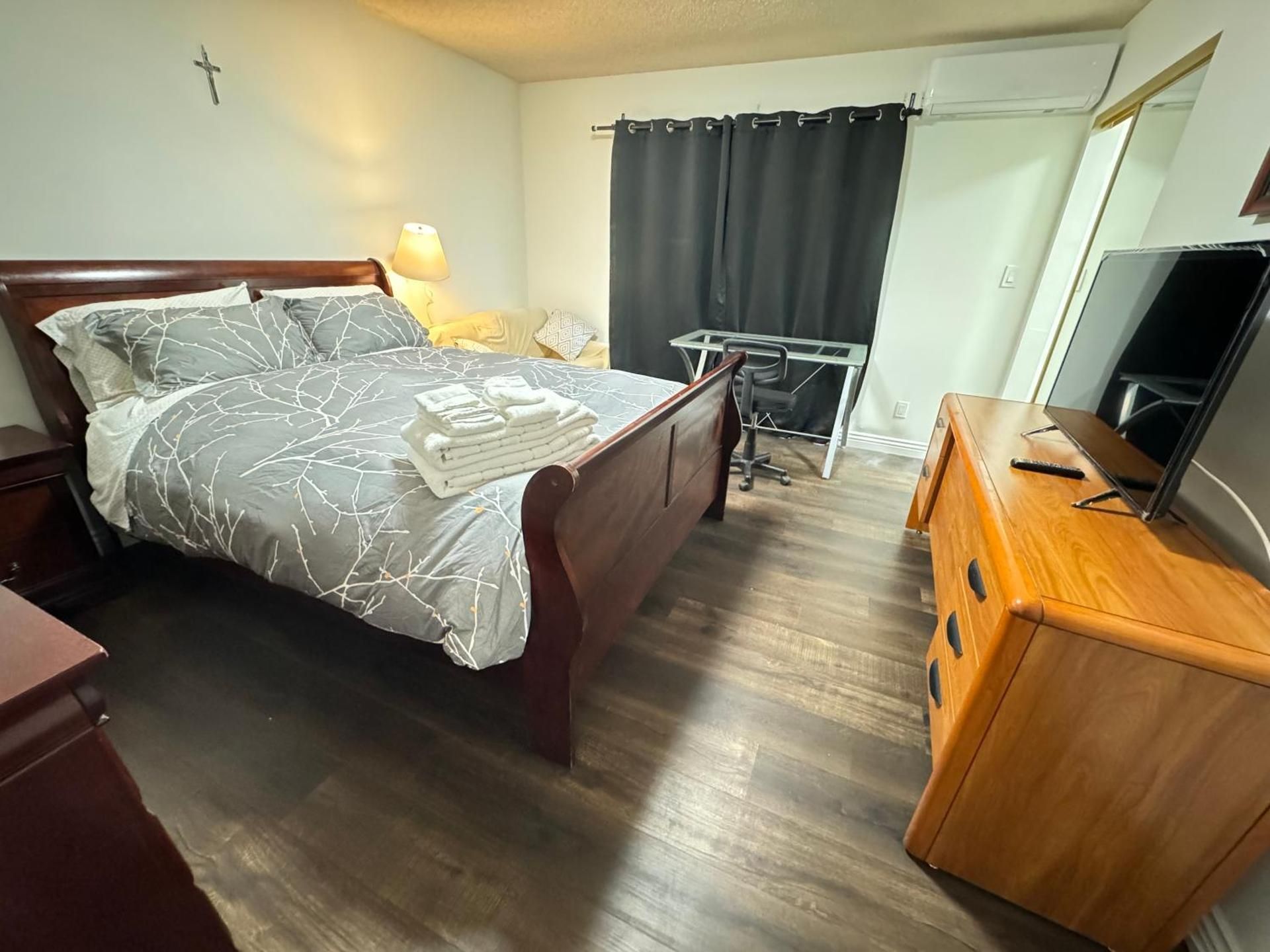 Queen Room with Garden View
