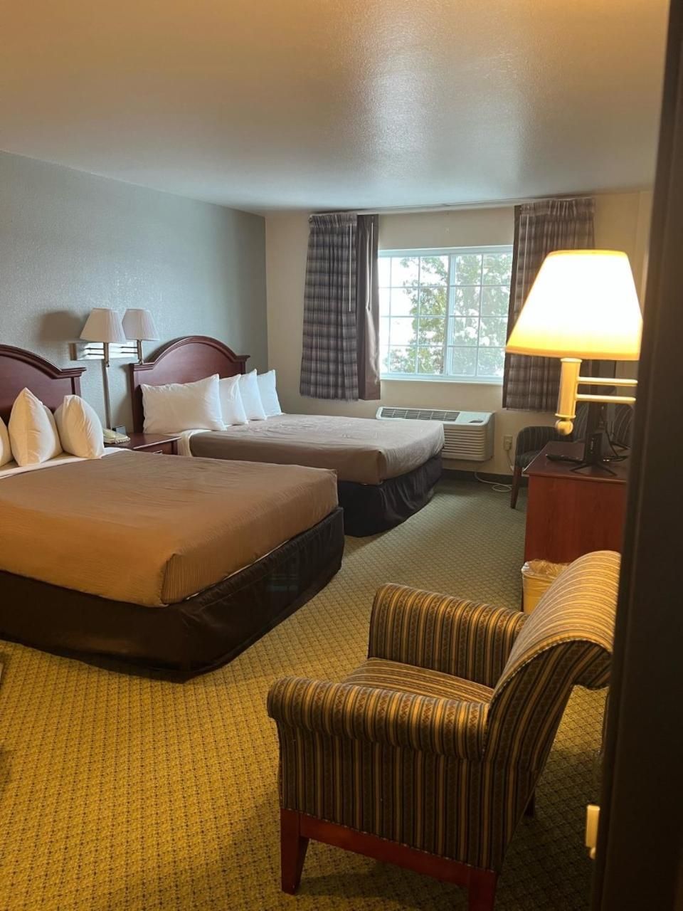Standard Queen Room