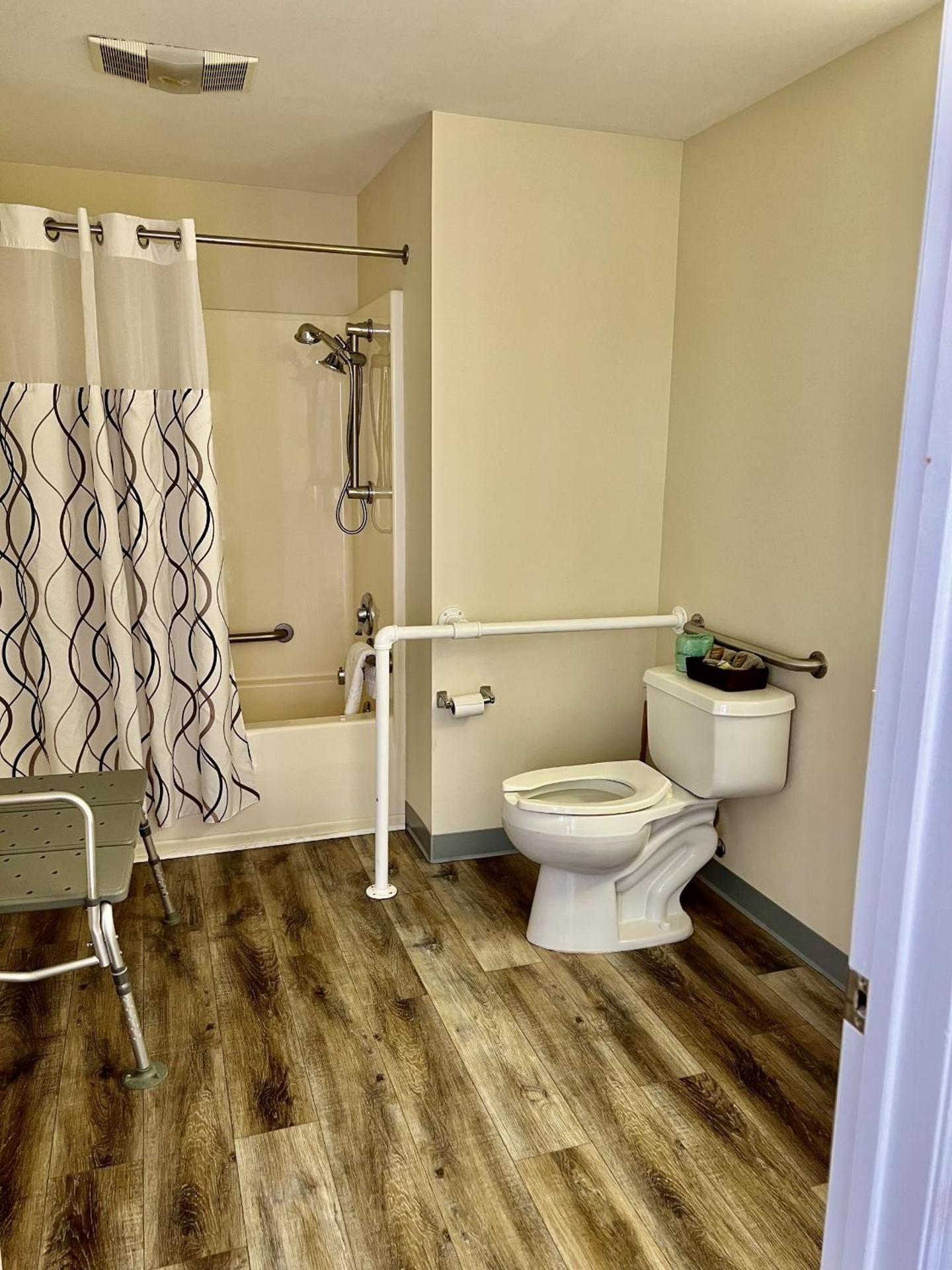 Standard King - Accessible