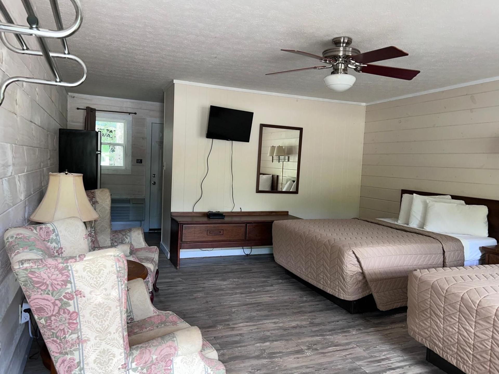 Standard Queen Room