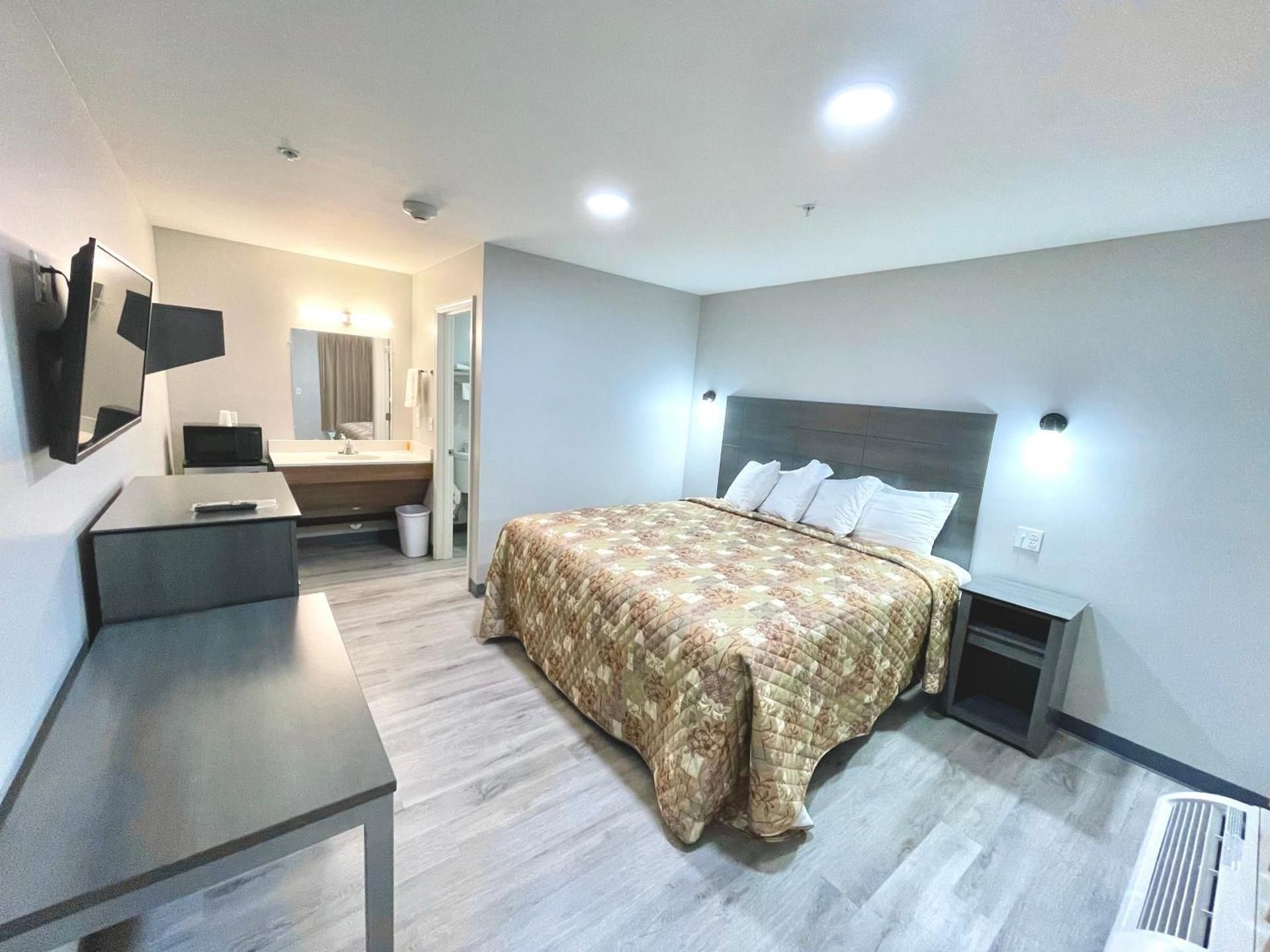 Queen Room
