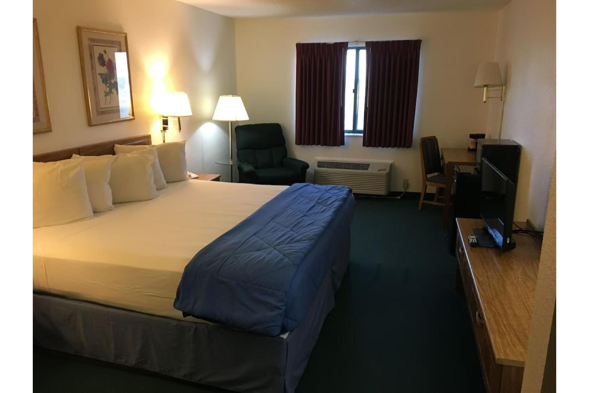 Suite - King Bed Non - Smoking