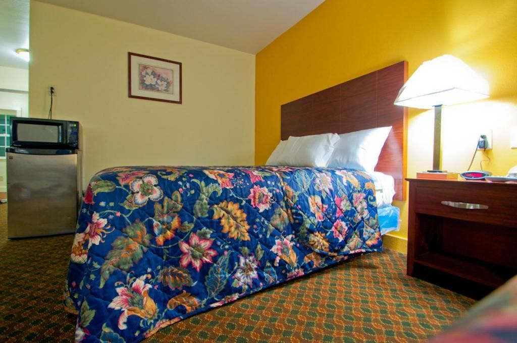 Queen Room with Two Queen Beds - Non Smoking