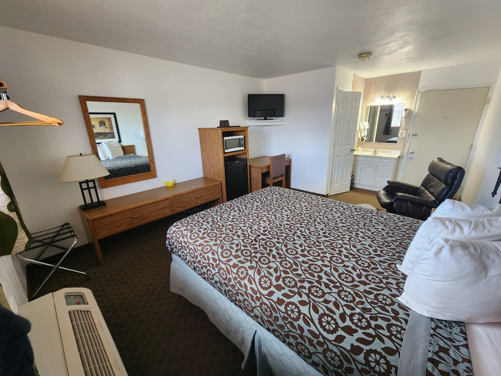 Lantern Motel Single Standard