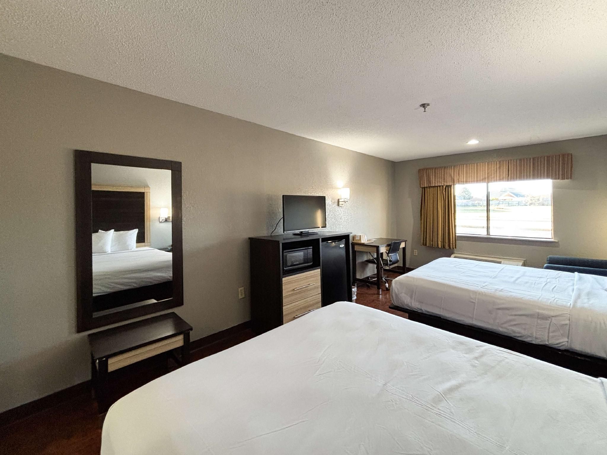 2 Queen Beds | Non-Smoking, Micfridge