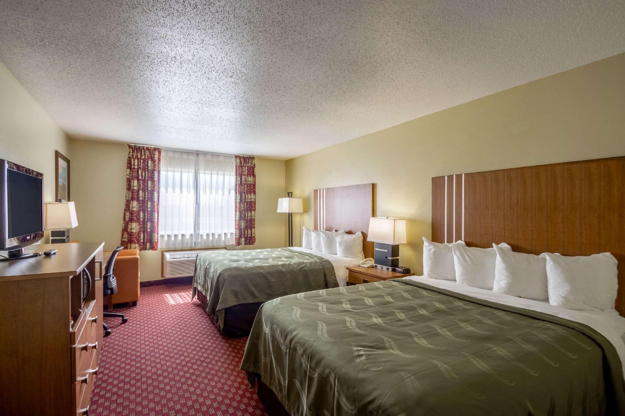 2 Queen Beds Nonsmoking