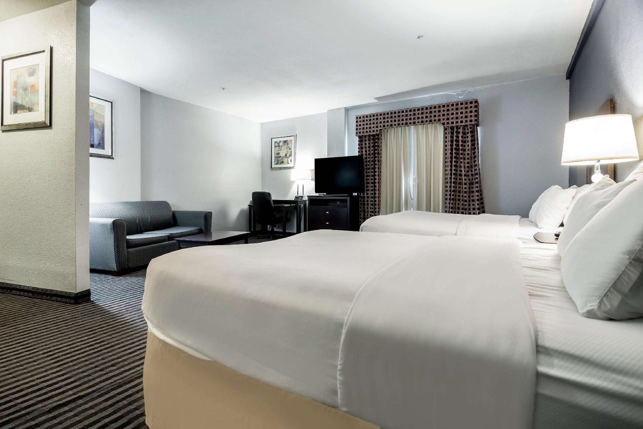 2 Queen Beds | Non-Smoking, Micfridge