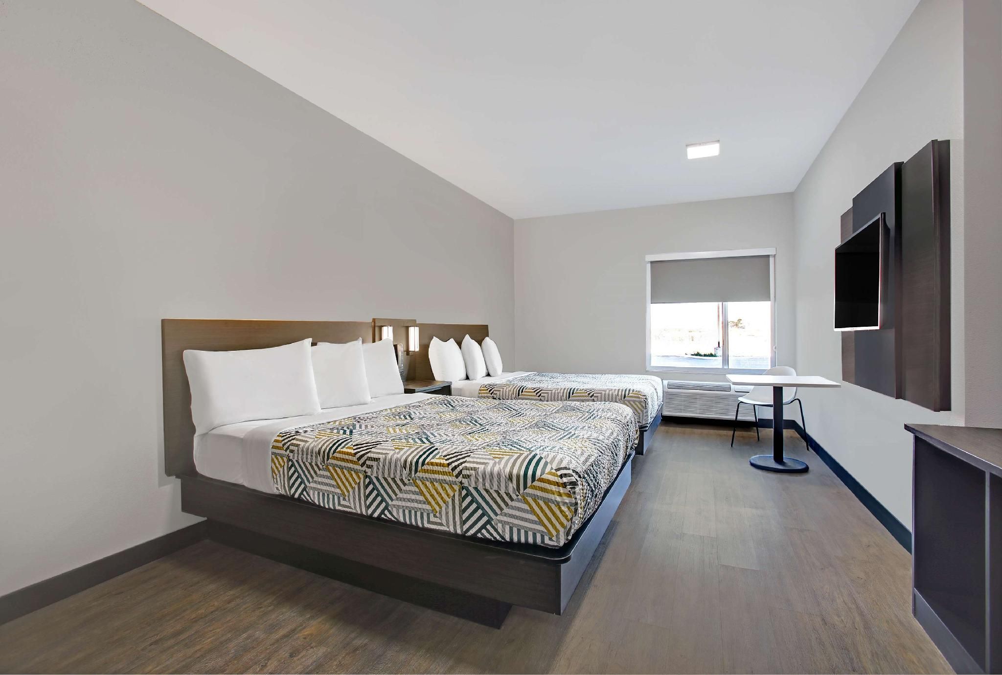 Motel 6 Monahans, TX 2 QUEEN BEDS | SUITE, NSMK, KITCHEN