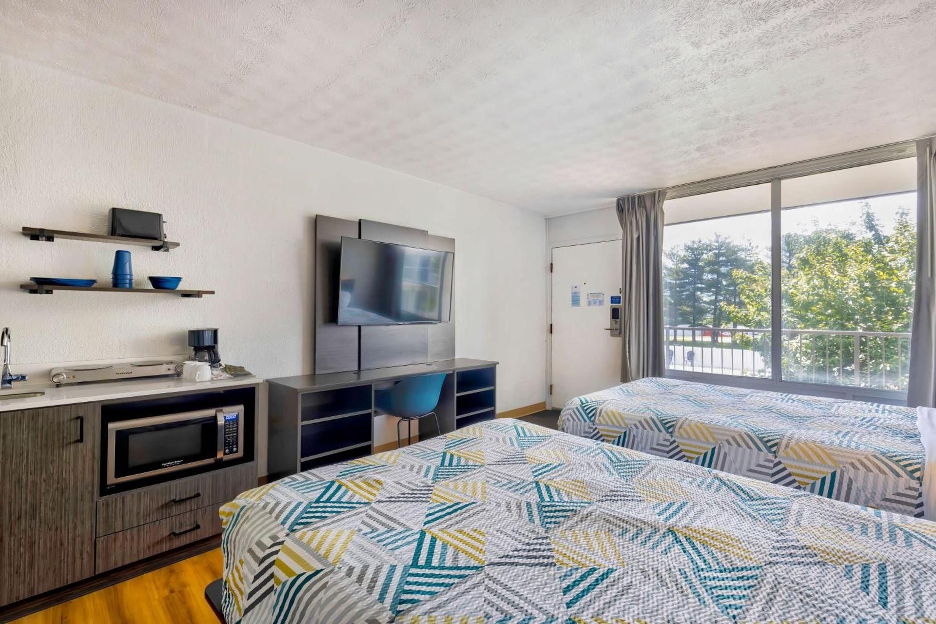 Deluxe Quadruple Room - Non-Smoking