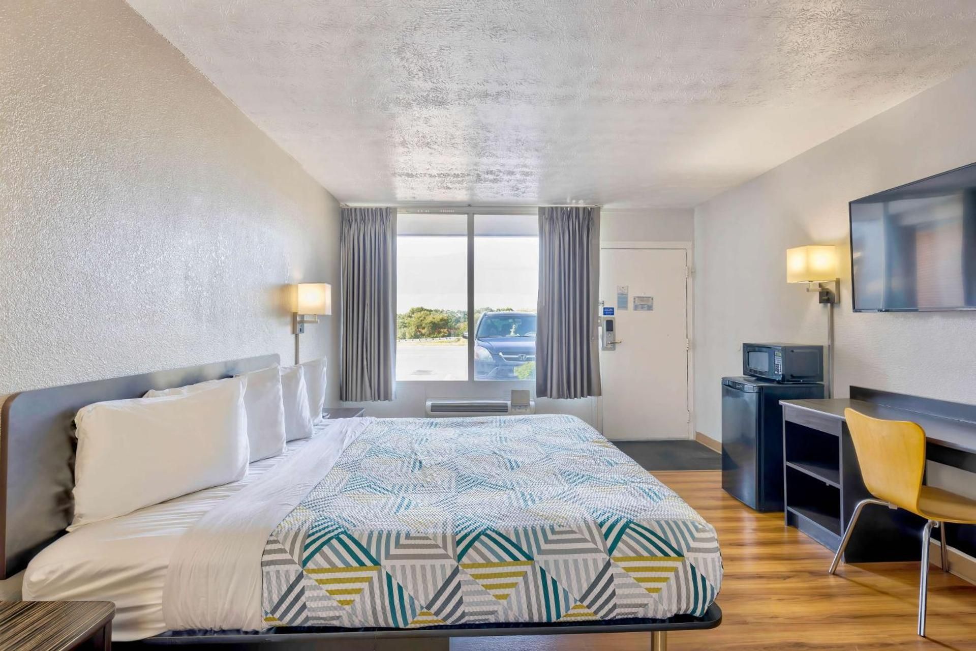 Studio 6  Mount Jackson, VA - Shenandoah